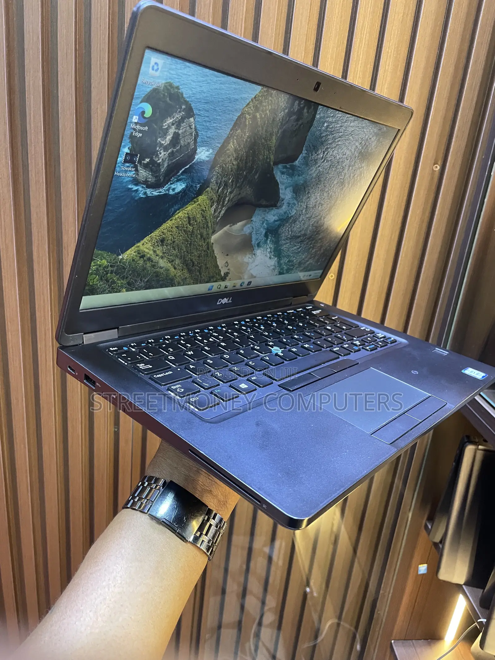Laptop Dell Latitude 5490 16GB Intel Core i5 SSHD (Hybrid) 512GB