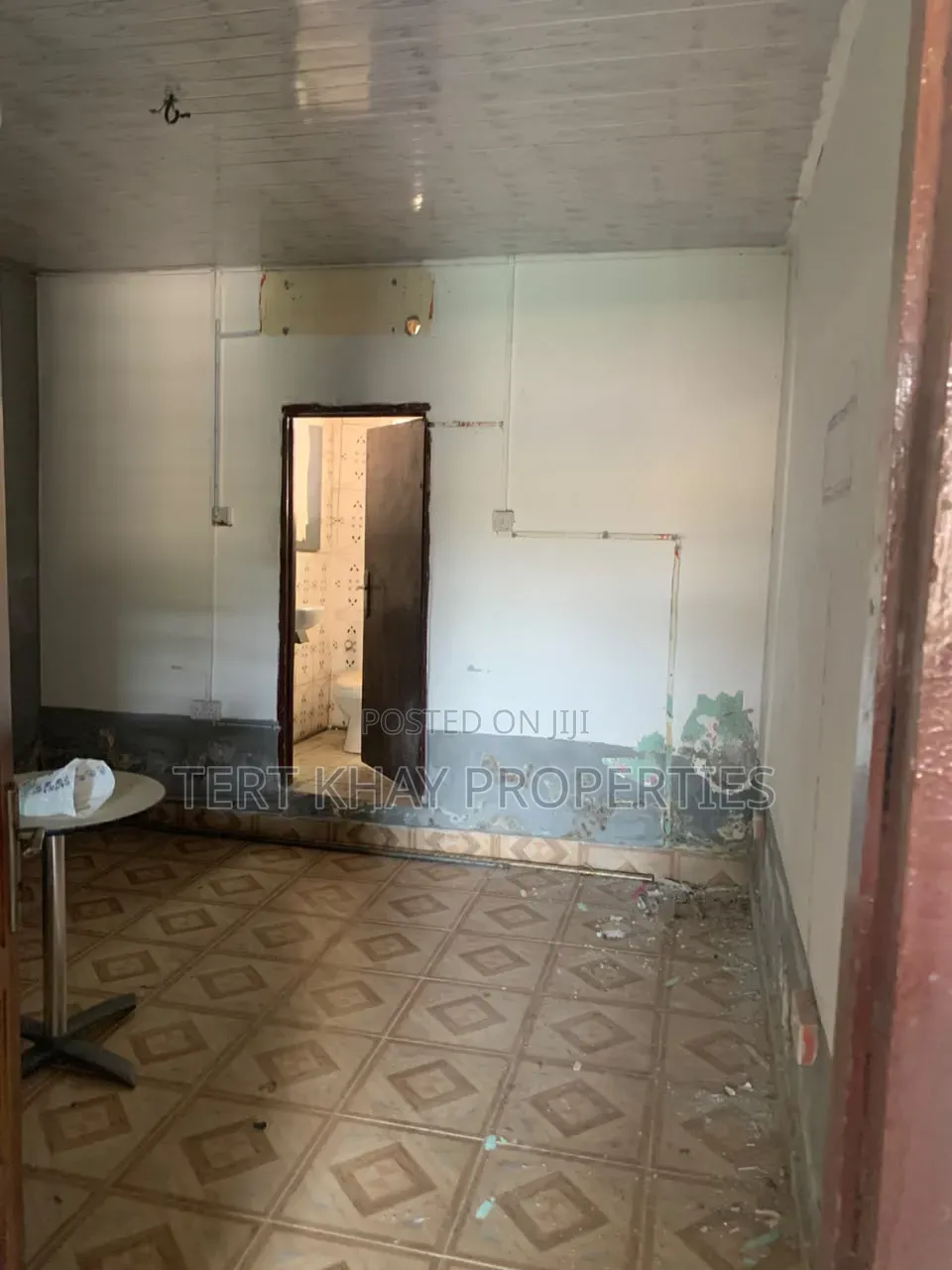 Mini Flat in Goono School, New Town for rent
