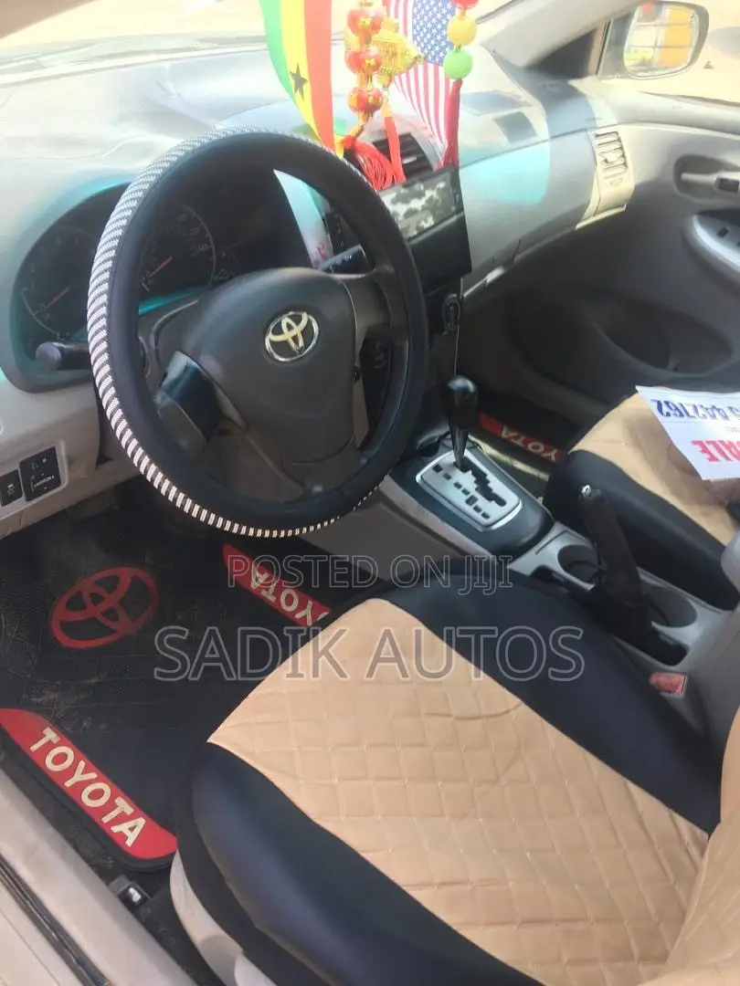 Toyota Corolla LE 4dr Sedan (1.8L 4cyl 4A) 2010 Black