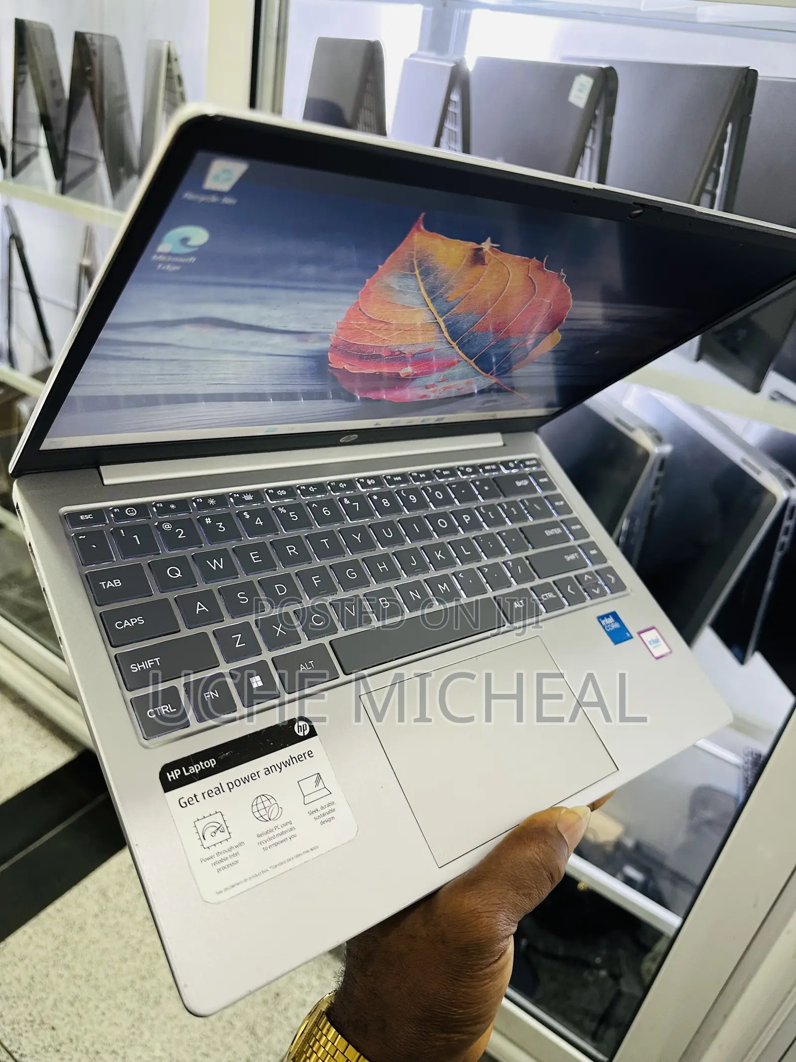 Laptop HP 14S 12GB Intel Core 3 SSD 256GB