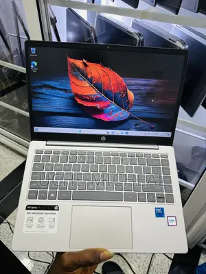 Laptop HP 14S 12GB Intel Core 3 SSD 256GB