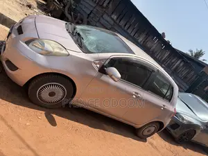 Toyota Vitz 2013 Silver