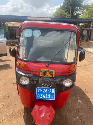 New Bajaj RE 2025 Black