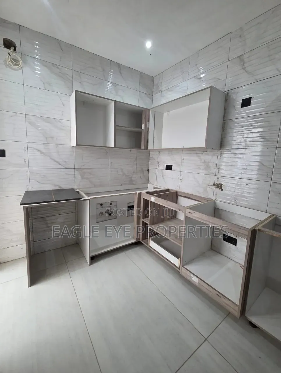 4bdrm House in Adjiringanor, Ability for sale