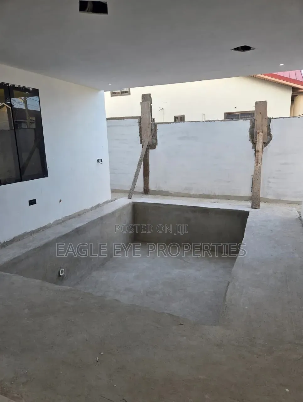 4bdrm House in Adjiringanor, Ability for sale