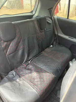 Toyota Vitz 2013 Silver