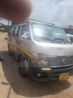 Nissan Caravan (Urvan) 2012