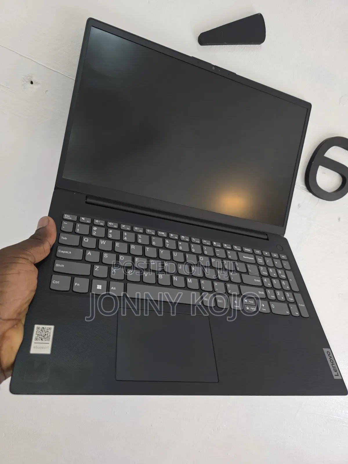 Laptop Lenovo V15 8GB Intel Core i5 SSHD (Hybrid) 256GB