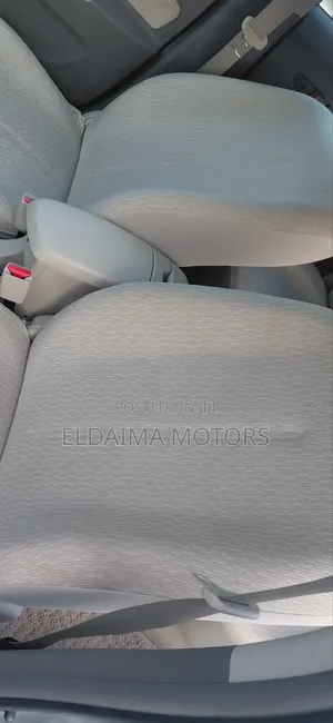 Toyota Belta 2012 Silver