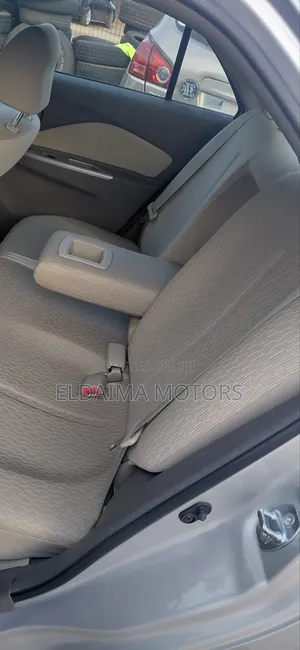 Toyota Belta 2012 Silver