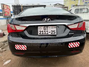 Hyundai Sonata Limited 2.0T Sedan (2.0L 4cyl 6A) 2013 Black