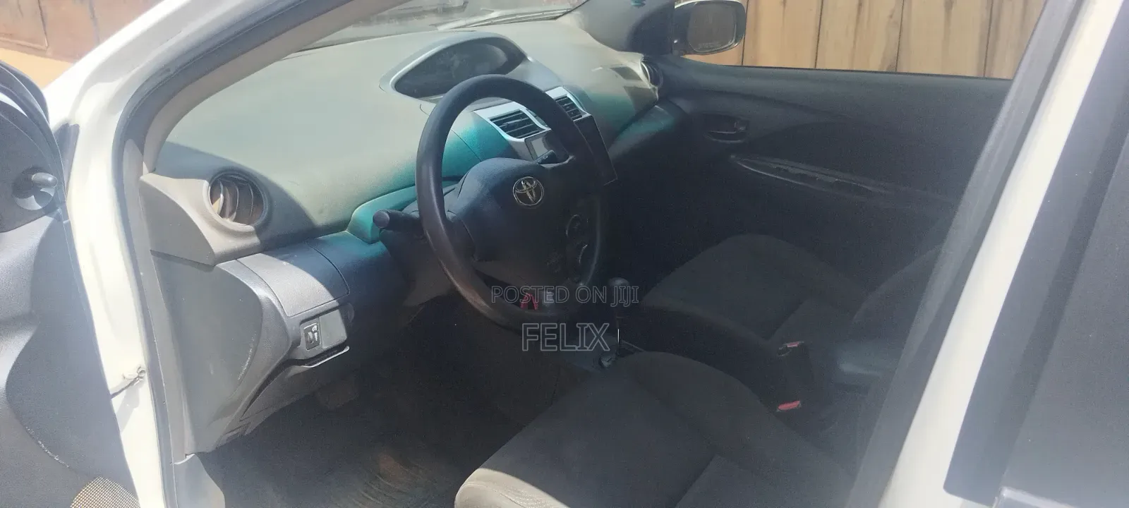 Toyota Yaris 2012 White