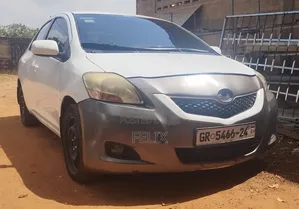 Toyota Yaris 2012 White