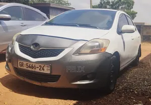 Toyota Yaris 2012 White
