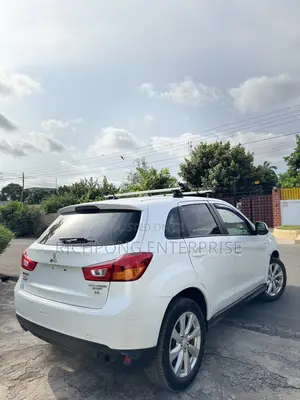 Mitsubishi Outlander 2015 White