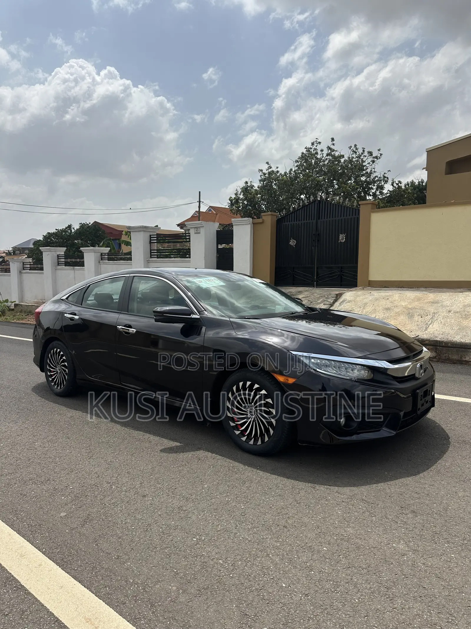 Honda Civic Touring 2dr Coupe (1.5L 4cyl) 2016 Black