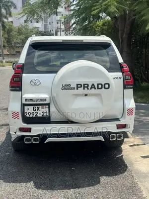 Toyota Land Cruiser Prado 2018 White