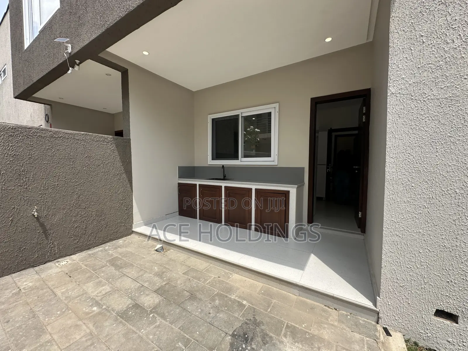 3bdrm Townhouse / Terrace in East Legon Hills for rent