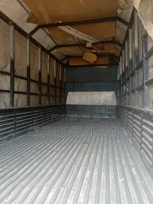 Swaraj Madza Kia Truck
