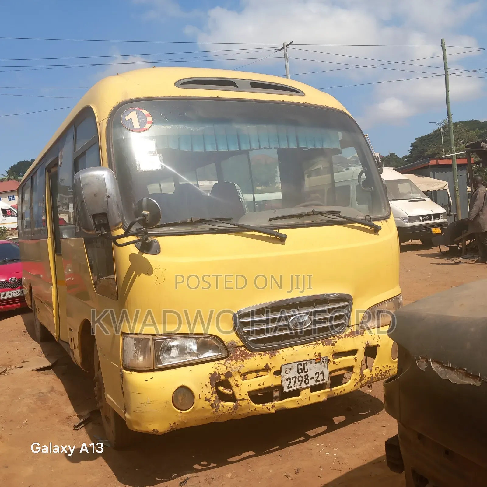 Hyundai County 2012 Yellow