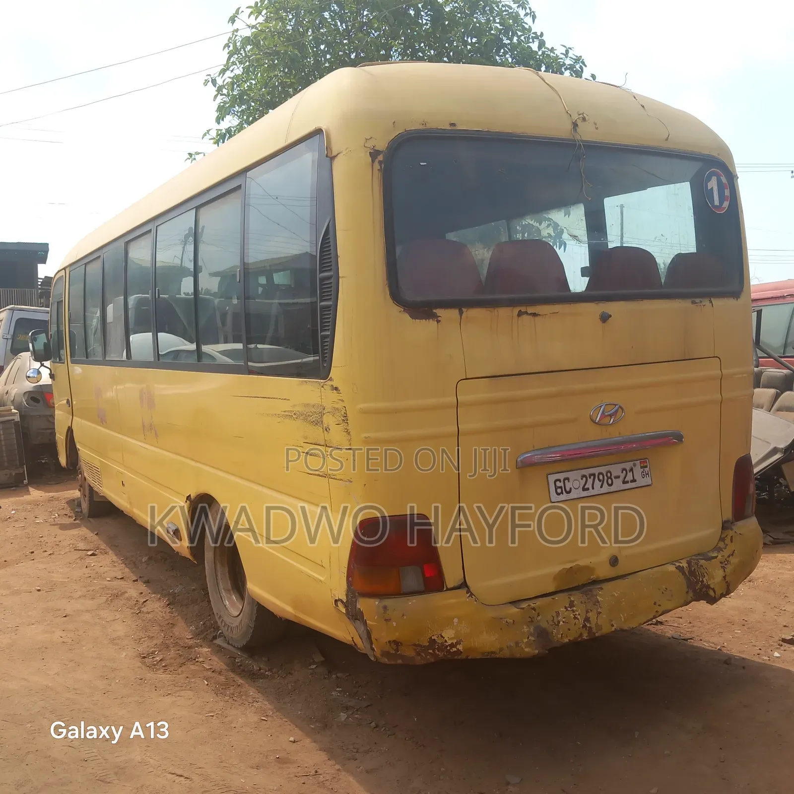 Hyundai County 2012 Yellow