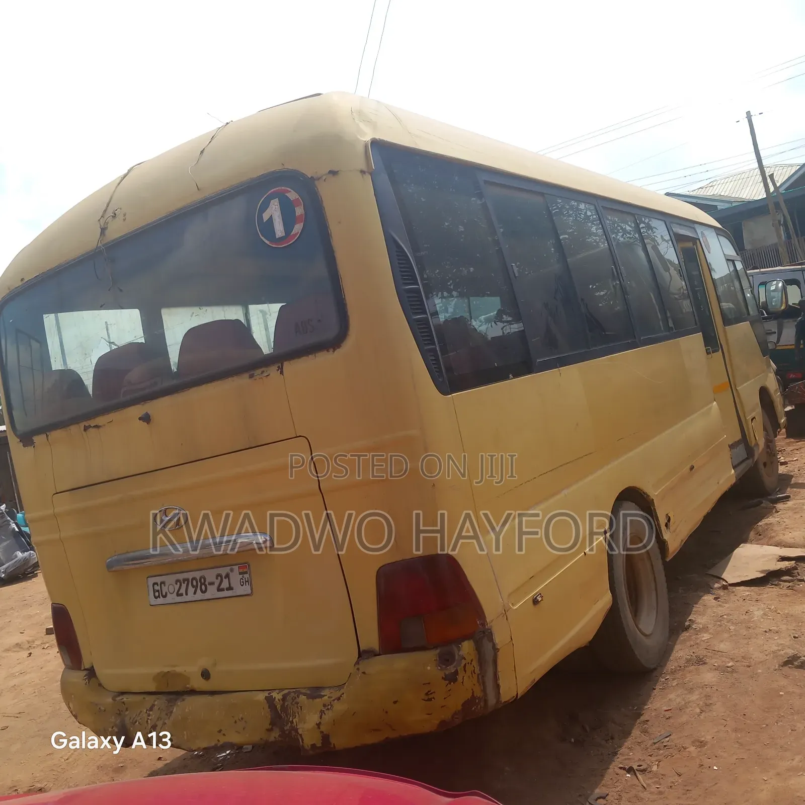 Hyundai County 2012 Yellow