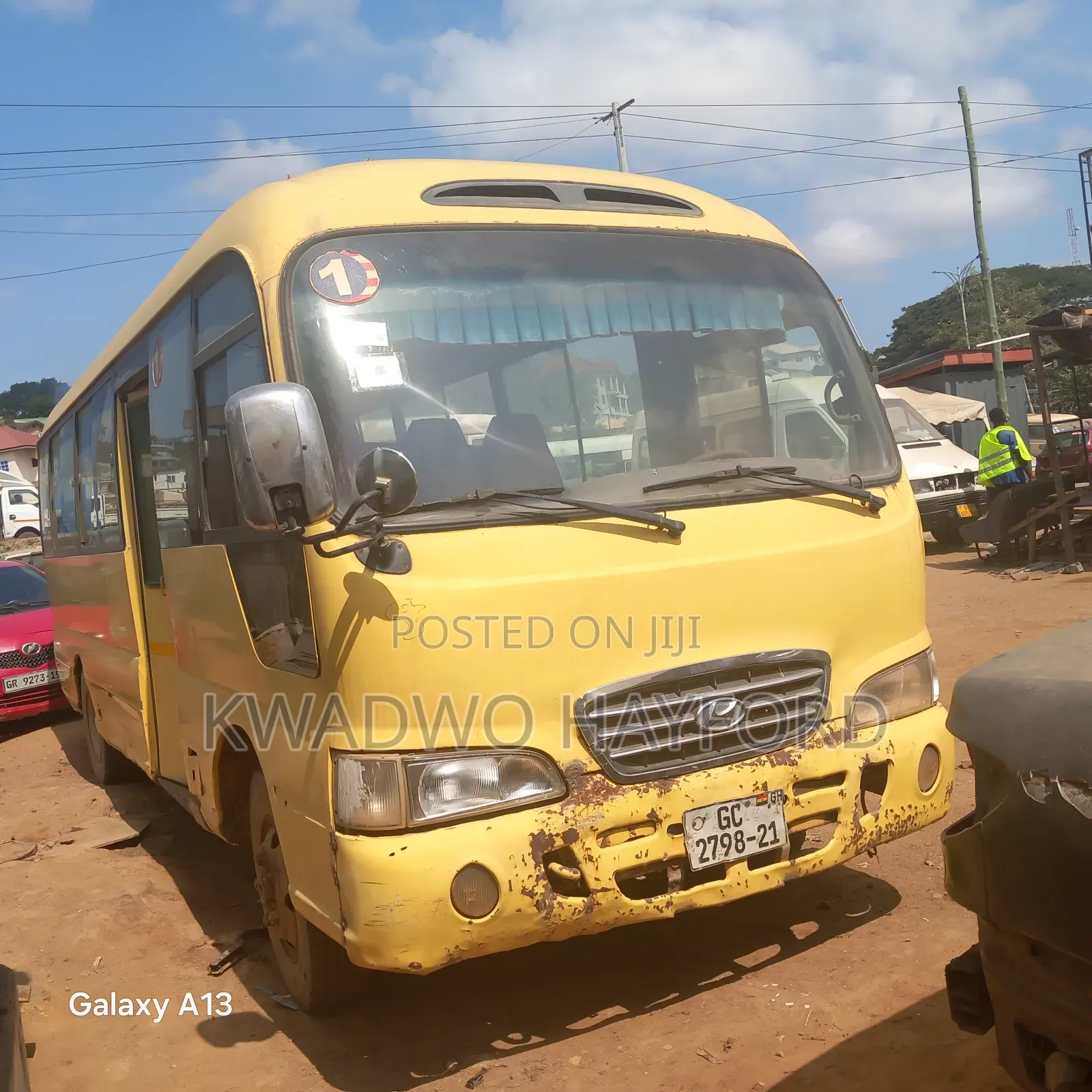 Hyundai County 2012 Yellow