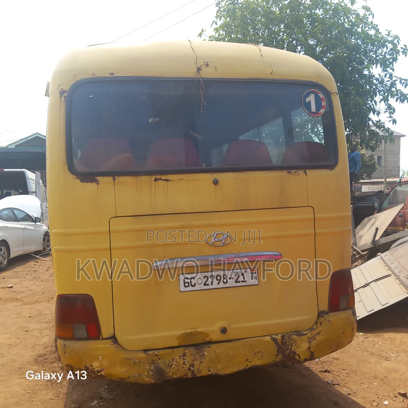 Hyundai County 2012 Yellow