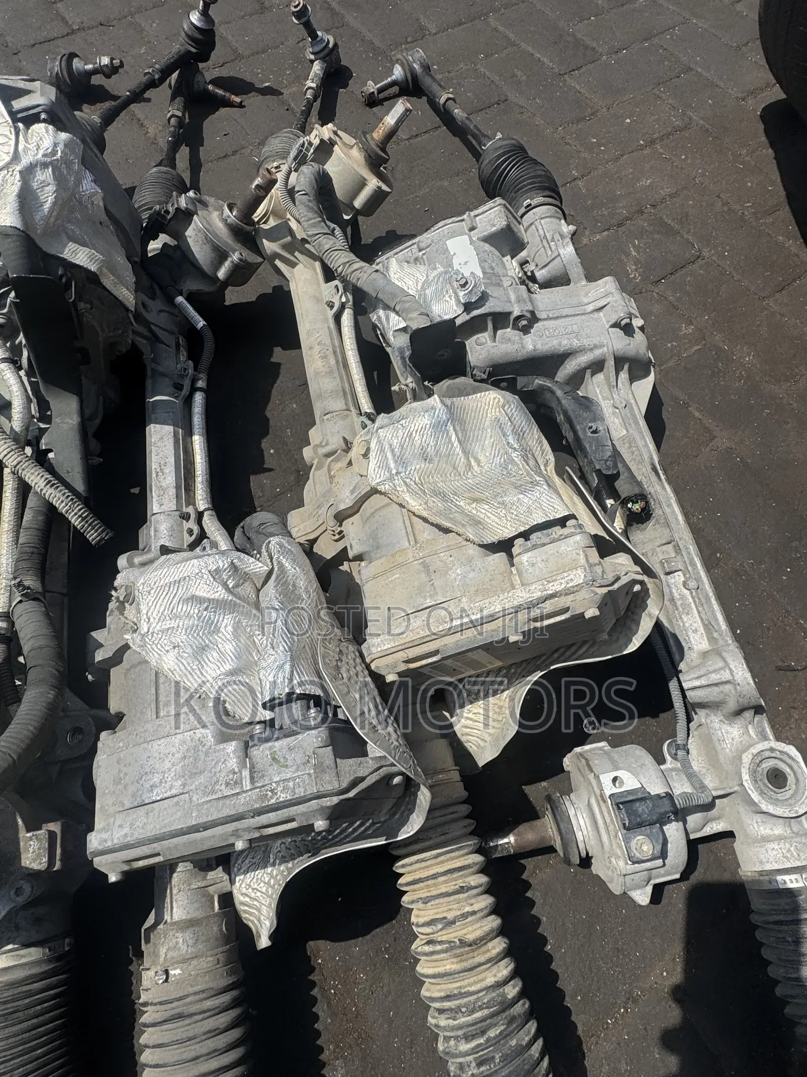 FORD EXPLORER 2018 Steering Available