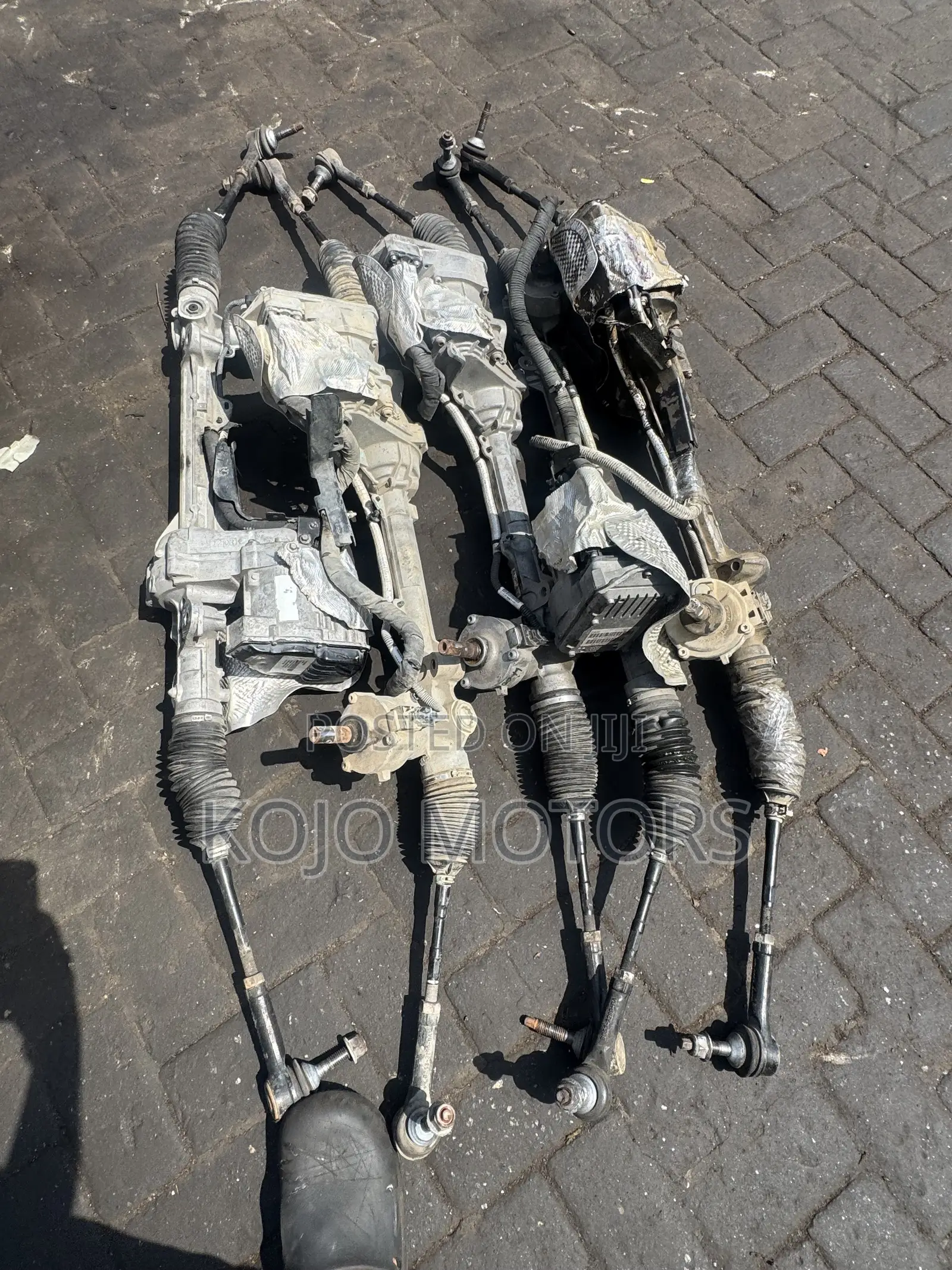 FORD EXPLORER 2018 Steering Available