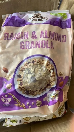 Raisins and Almond Granola