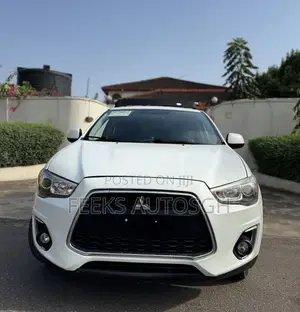 Mitsubishi Outlander SE 4dr SUV AWD (2.4L 4cyl CVT) 2015 White