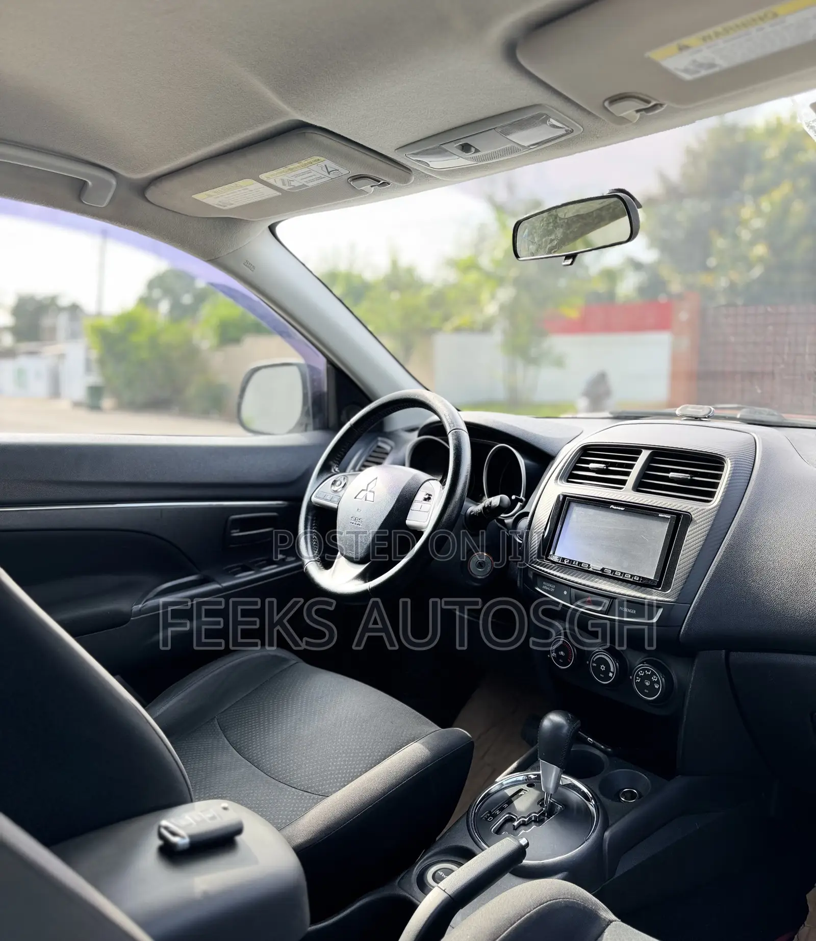 Mitsubishi Outlander SE 4dr SUV AWD (2.4L 4cyl CVT) 2015 White