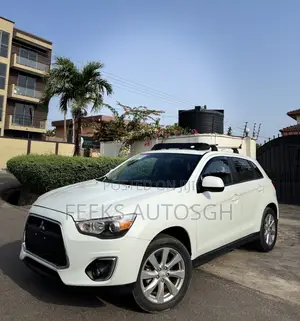 Mitsubishi Outlander SE 4dr SUV AWD (2.4L 4cyl CVT) 2015 White