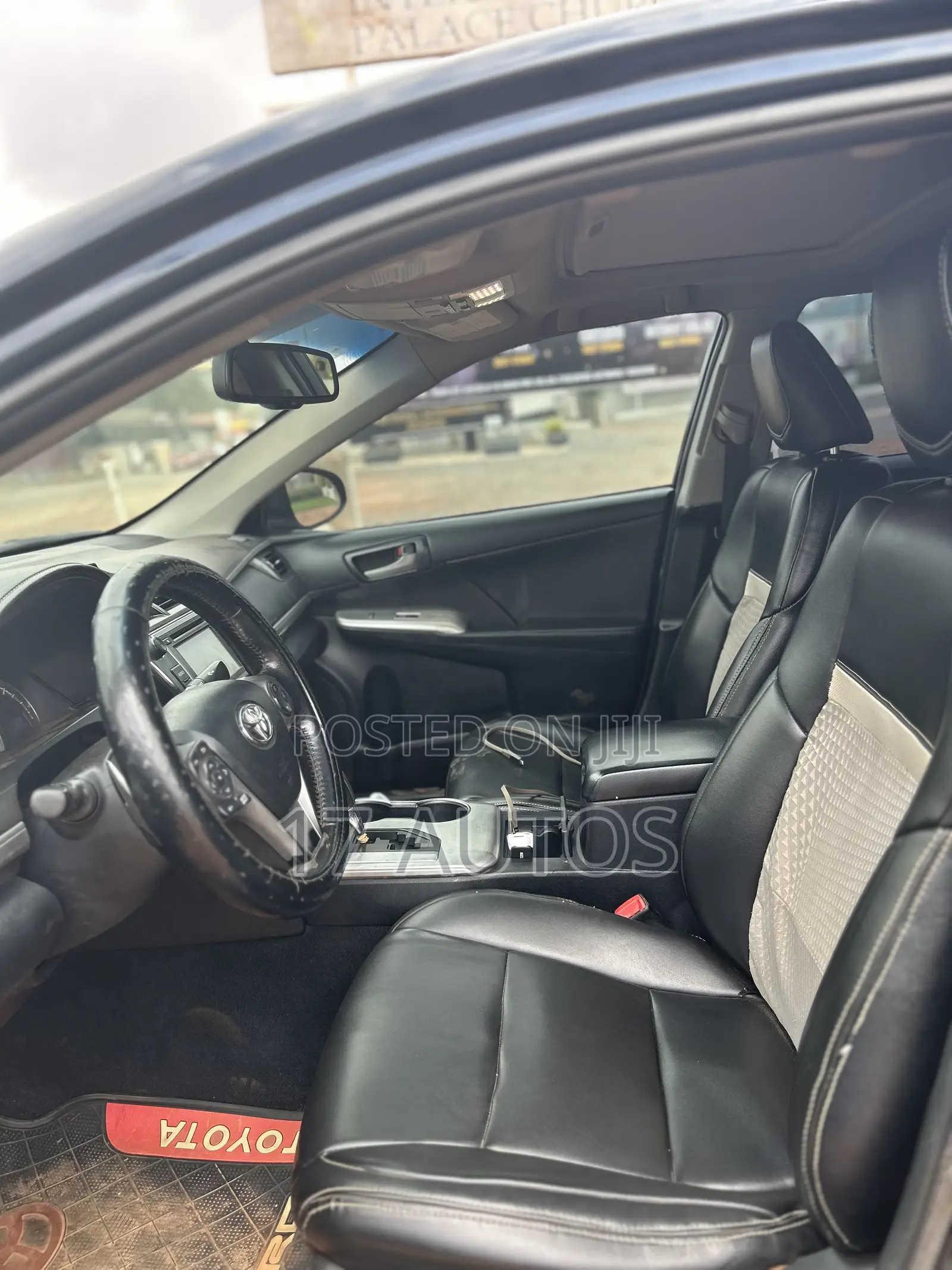 Toyota Camry SE 4dr Sedan (2.5L 4cyl 6A) 2013 Black