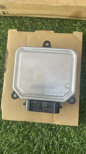 Toyota Land Cruiser Prado LC250, LC300, Tundra Headlight Charger