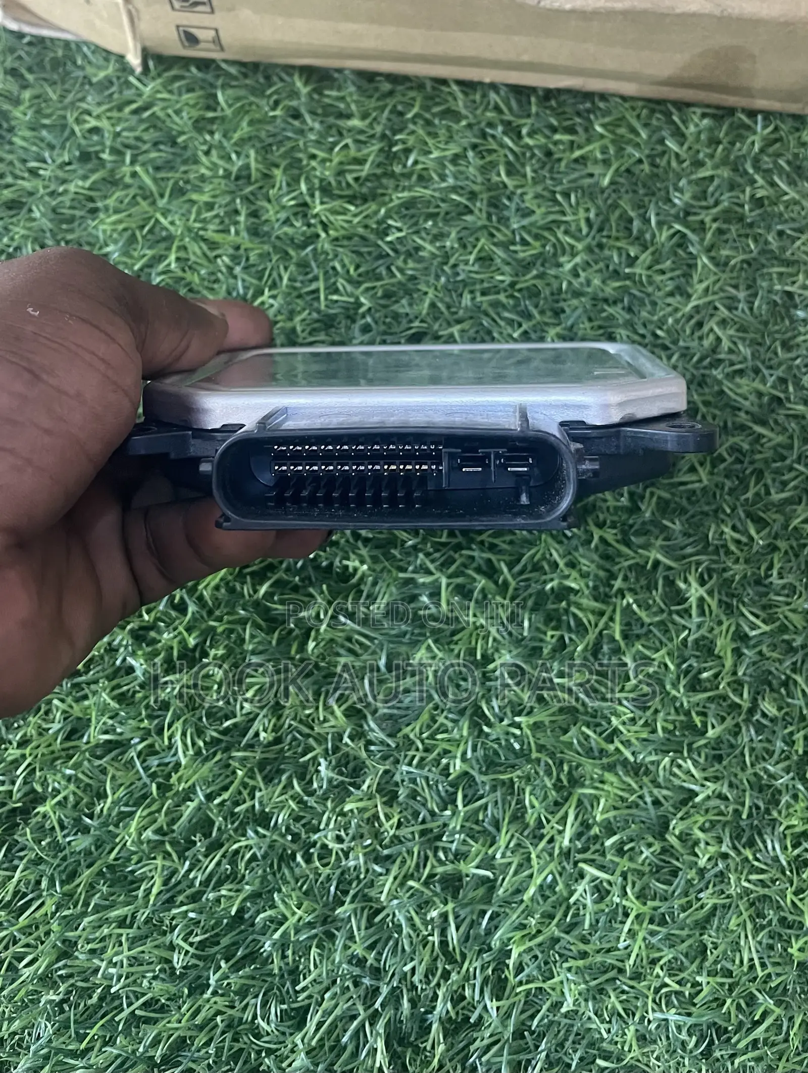 Toyota Land Cruiser Prado LC250, LC300, Tundra Headlight Charger