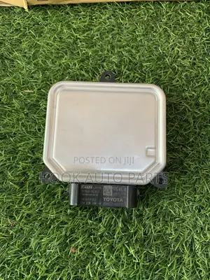 Toyota Land Cruiser Prado LC250, LC300, Tundra Headlight Charger