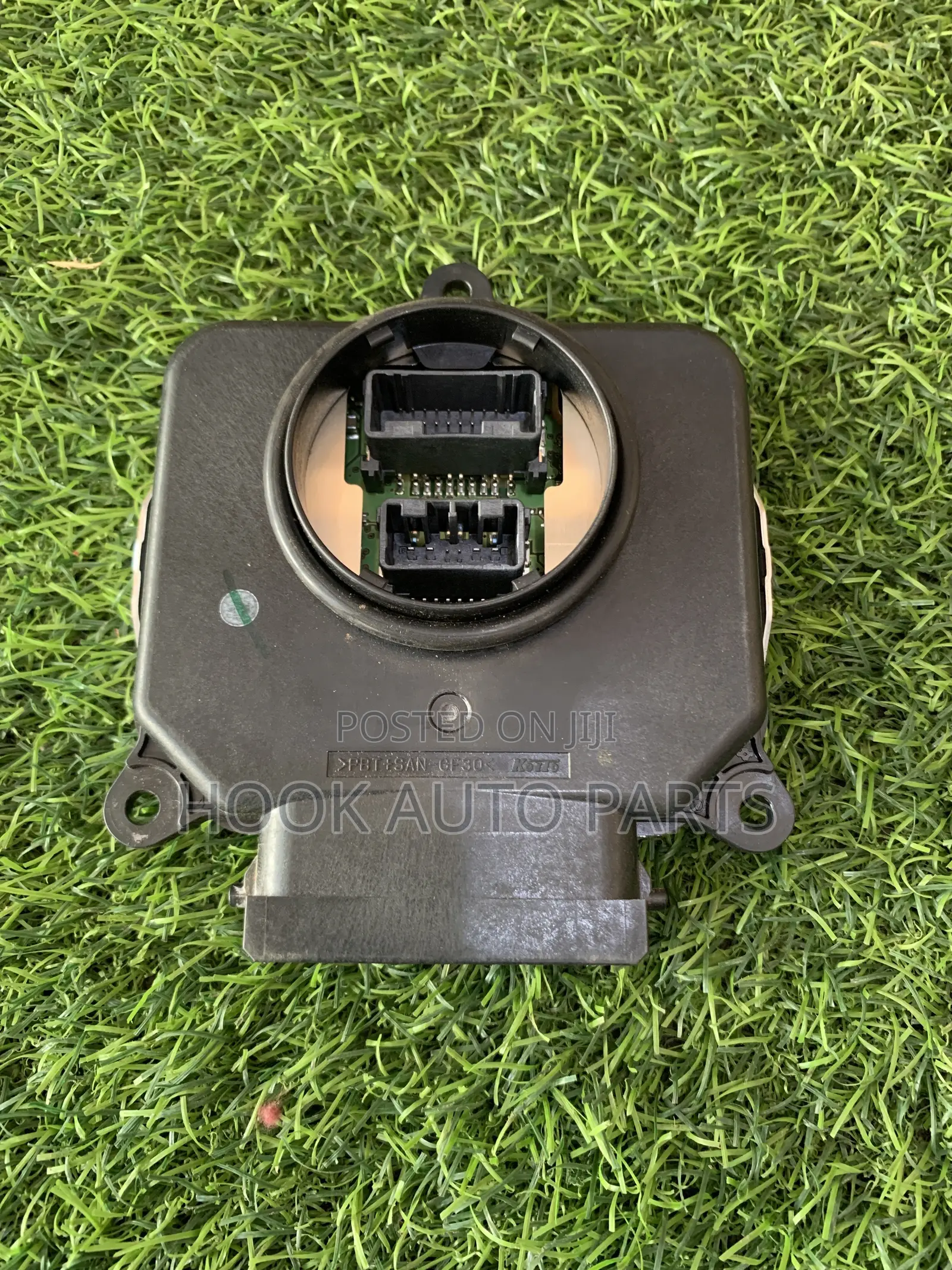 Toyota Land Cruiser Prado LC250, LC300, Tundra Headlight Charger