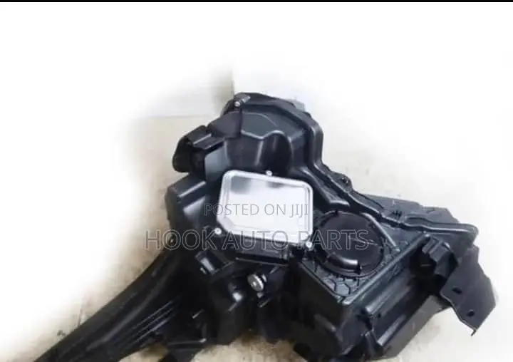Toyota Land Cruiser Prado LC250, LC300, Tundra Headlight Charger