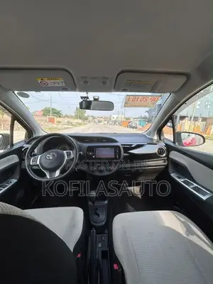 Toyota Vitz 2015 Red