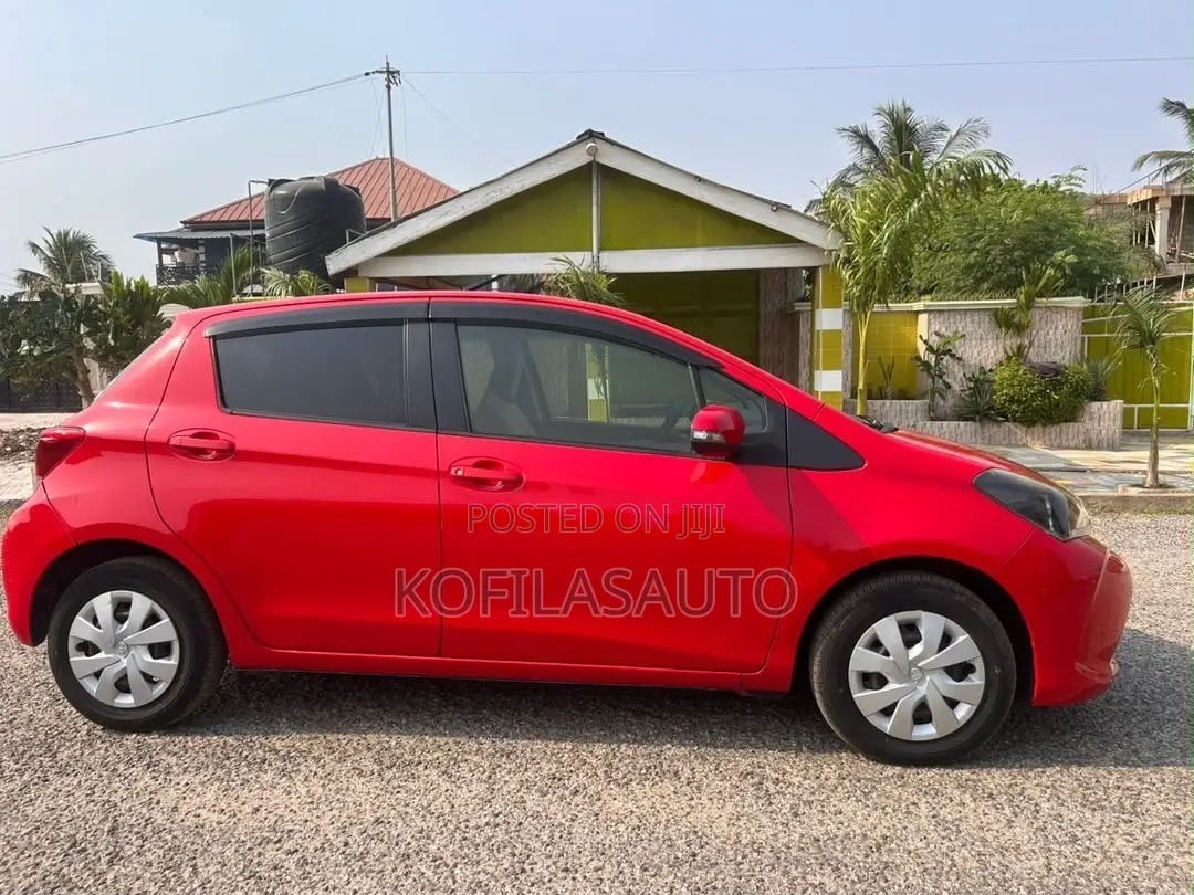 Toyota Vitz 2015 Red
