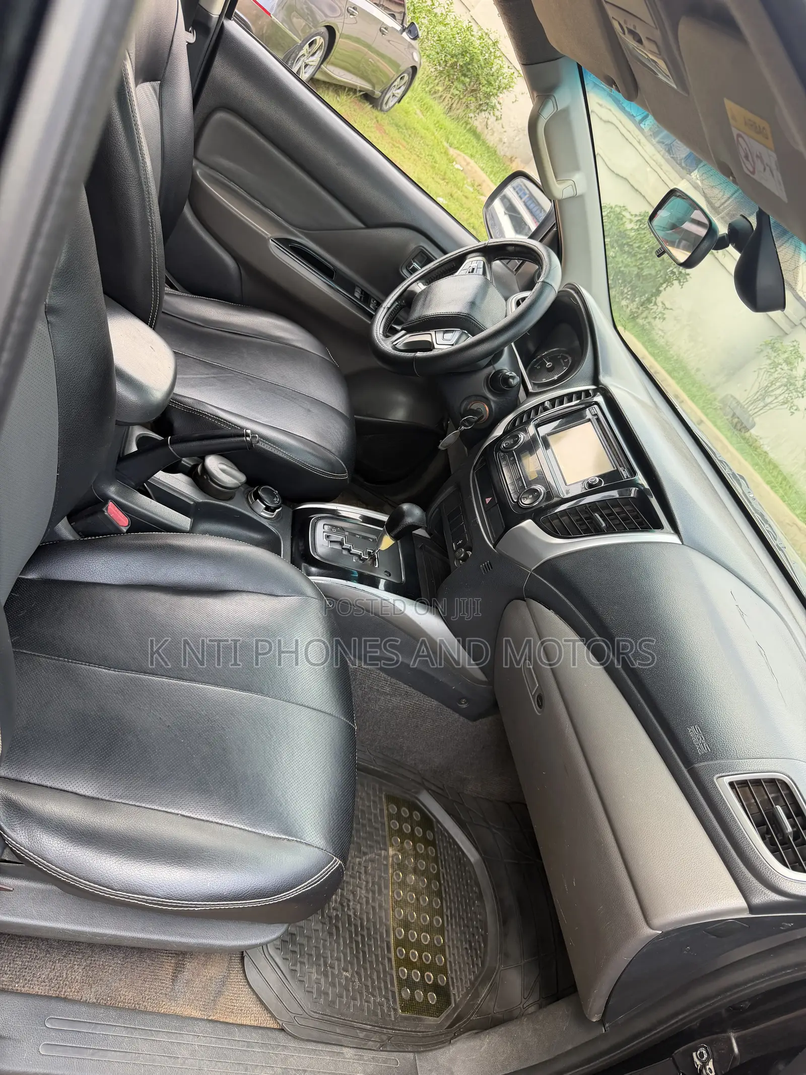 Mitsubishi L200 Double Cab 2.4 181hp 4WD 2017 Black