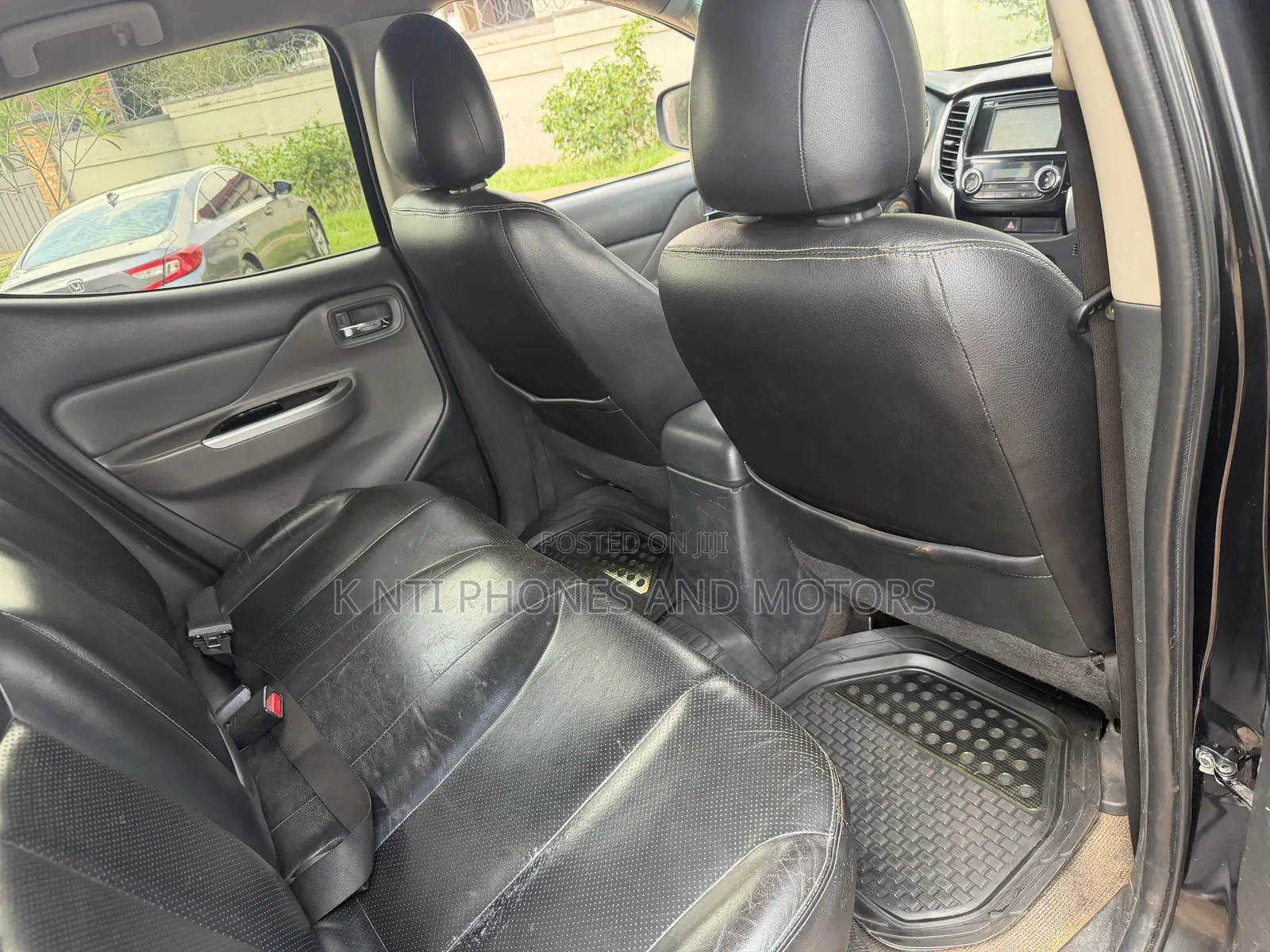 Mitsubishi L200 Double Cab 2.4 181hp 4WD 2017 Black