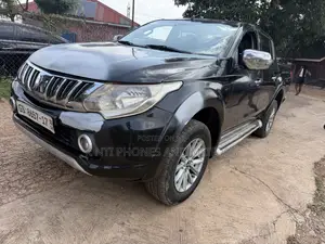 Mitsubishi L200 Double Cab 2.4 181hp 4WD 2017 Black