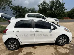 Toyota Vitz 1.0 FWD 3dr 2012 White