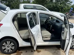 Toyota Vitz 1.0 FWD 3dr 2012 White