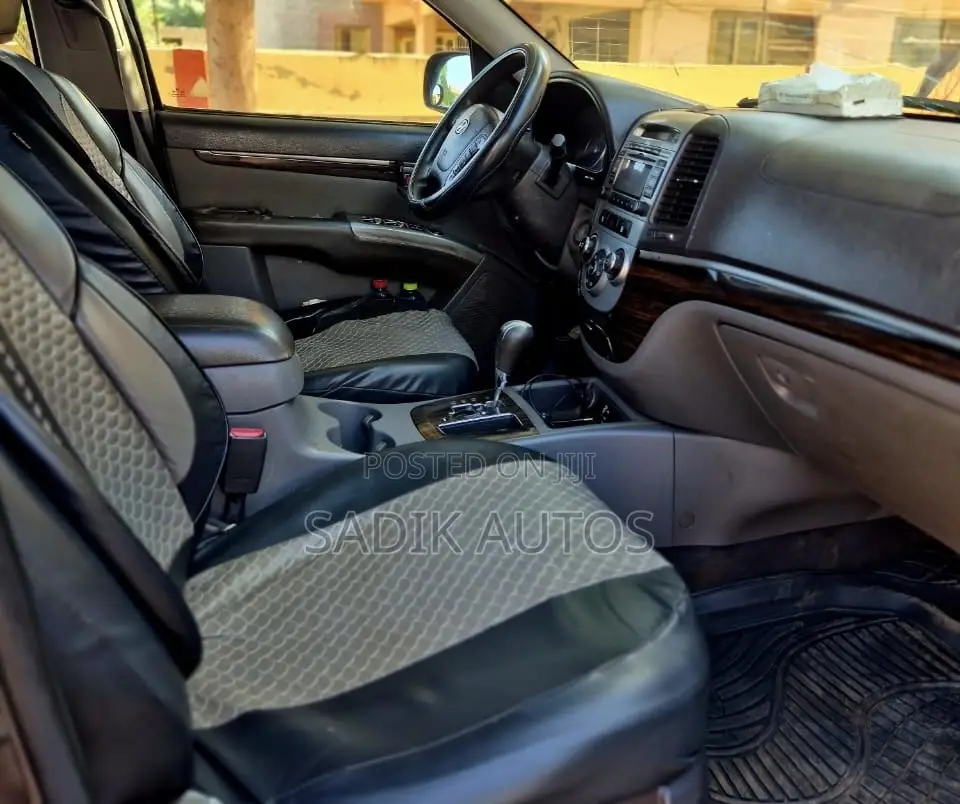 Hyundai Santa Fe SE 2011 Black