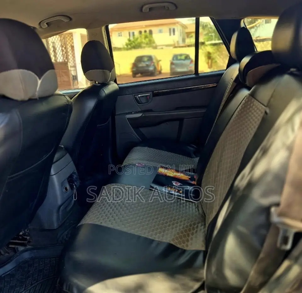 Hyundai Santa Fe SE 2011 Black