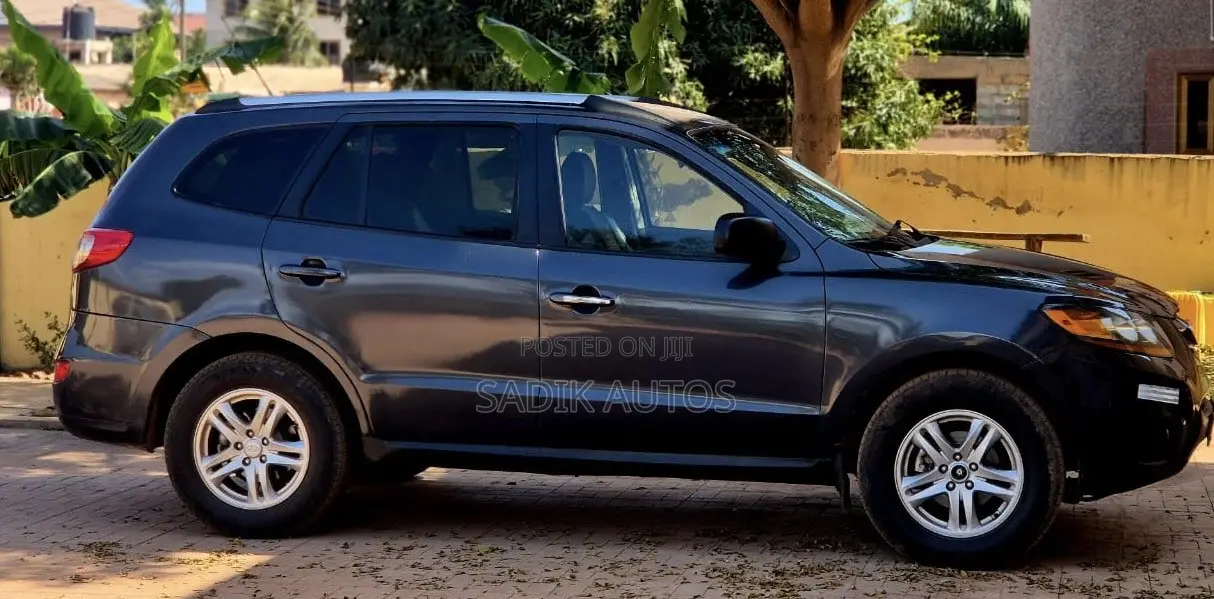 Hyundai Santa Fe SE 2011 Black